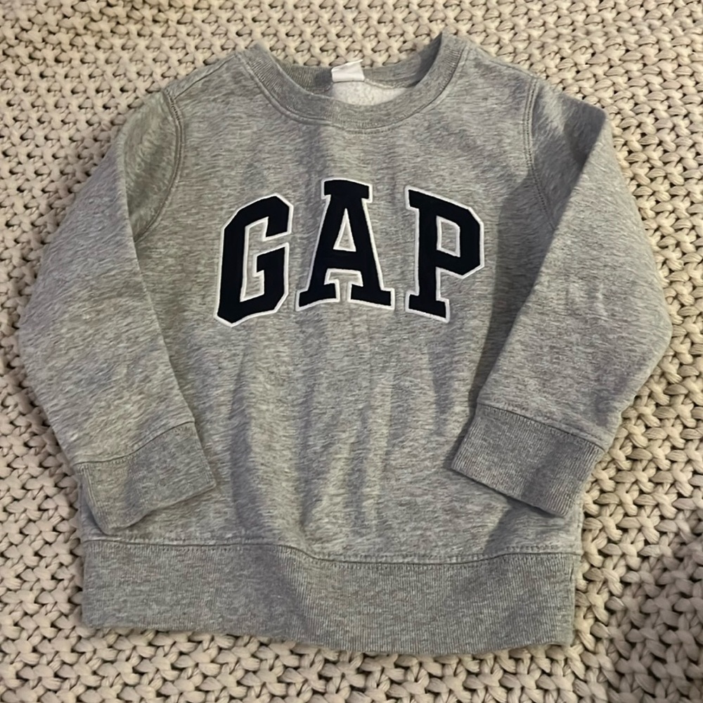 Boys gap sweatshirt